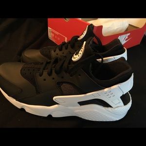 Men’s Nike Air Huarache Shoes